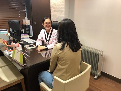 [칼럼] 환절기의 여성건강, 자궁건강 체크를 통한 자궁근종, 자궁선근증 사전 예방 및 치료가 필요 